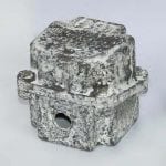 Photos du boitier aluminium non peint, après 1000h de brouillard salin et lavage à l’eau